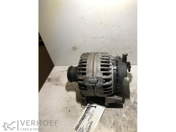 Gebruikte Dynamo Mitsubishi Grandis (NA) 2.0 DI-D 16V Prijs € 125,00 Margeregeling aangeboden door Verhoef Cars & Parts