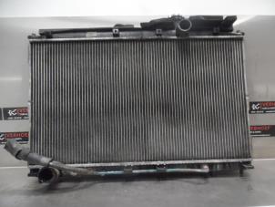 Gebruikte Radiateur Hyundai Santa Fe II (CM) 2.7 V6 24V 4x4 Prijs € 75,00 Margeregeling aangeboden door Verhoef Cars & Parts