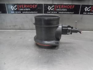Gebruikte Luchthoeveelheidsmeter Hyundai Santa Fe II (CM) 2.7 V6 24V 4x4 Prijs € 50,00 Margeregeling aangeboden door Verhoef Cars & Parts