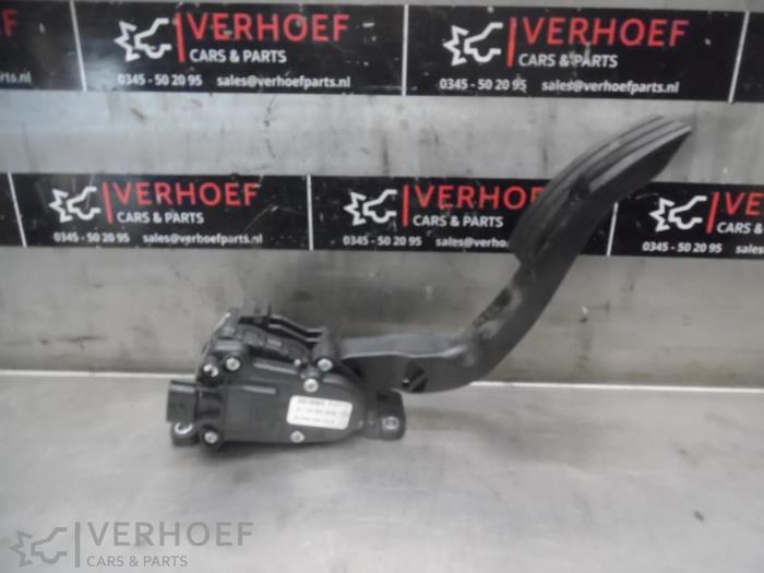 Gebruikte Sensor Gaspedaalpositie Renault Twingo II (CN) 1.2 16V Prijs € 30,00 Margeregeling aangeboden door Verhoef Cars & Parts