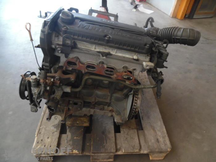 Gebruikte Motor Kia Carens II (FJ) 1.6i 16V Prijs op aanvraag aangeboden door Verhoef Cars & Parts