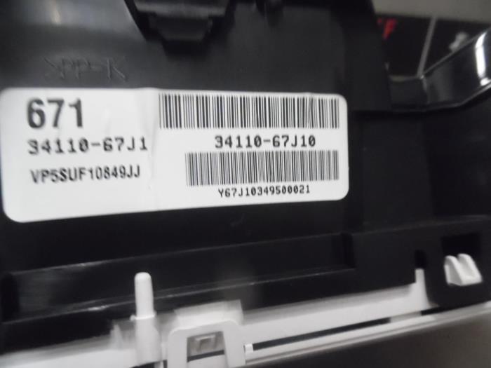 Instrumentenpaneel van een Suzuki Grand Vitara II (JT) 1.9 DDiS 2006