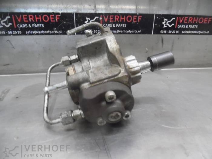 Gebruikte Dieselpomp Nissan X-Trail (T30) 2.2 dCi 16V 4x4 Prijs € 75,00 Margeregeling aangeboden door Verhoef Cars & Parts
