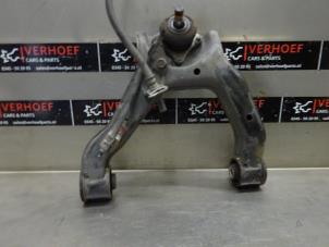 Gebruikte Draagarm Boven links-voor Mitsubishi Pajero Hardtop (V6/7) 3.2 DI-D 16V Prijs op aanvraag aangeboden door Verhoef Cars & Parts