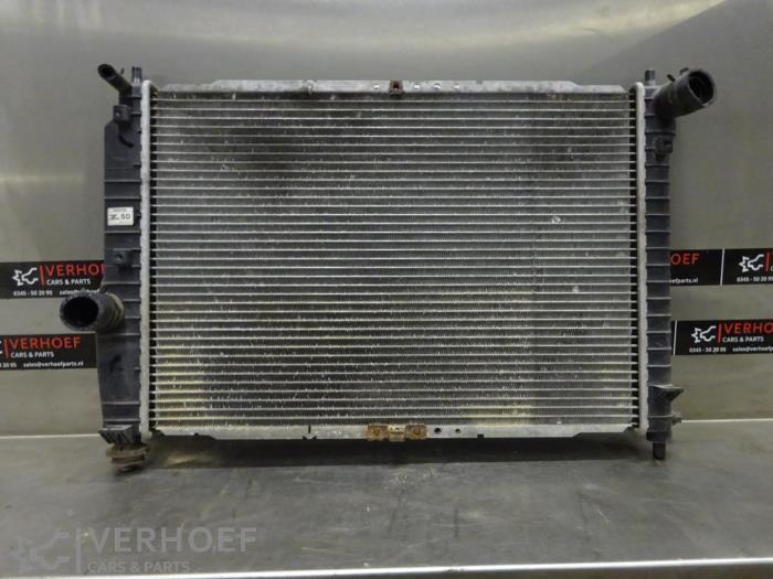 Gebruikte Radiateur Chevrolet Aveo (256) 1.4 16V Prijs € 30,00 Margeregeling aangeboden door Verhoef Cars & Parts