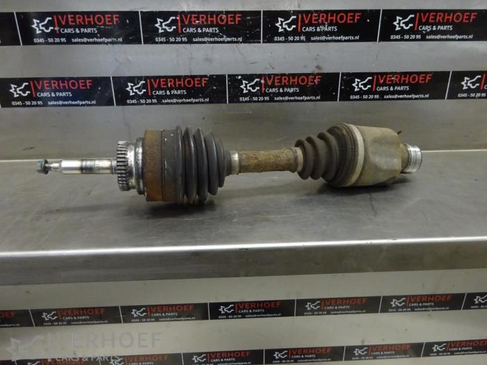 Gebruikte Aandrijfas links-voor Ssang Yong Kyron 2.0 M 200 Xdi 16V 4x4 Prijs € 100,00 Margeregeling aangeboden door Verhoef Cars & Parts