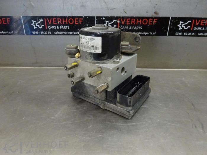 Gebruikte ABS Pomp Ssang Yong Kyron 2.0 M 200 Xdi 16V 4x4 Prijs op aanvraag aangeboden door Verhoef Cars & Parts