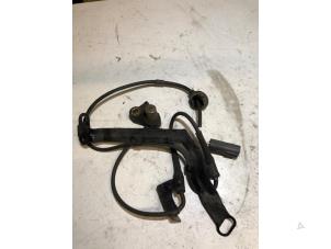 Gebruikte ABS Sensor Mazda 323 (BJ12) 1.6 16V Prijs op aanvraag aangeboden door Verhoef Cars & Parts