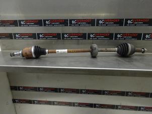 Gebruikte Aandrijfas rechts-voor Dacia Sandero II 1.5 dCi 90 Prijs op aanvraag aangeboden door Verhoef Cars & Parts