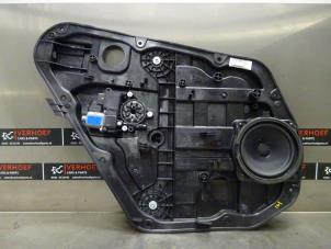 Gebruikte Ruitmechaniek 4Deurs links-achter Hyundai i40 CW (VFC) 1.6 GDI 16V Prijs op aanvraag aangeboden door Verhoef Cars & Parts
