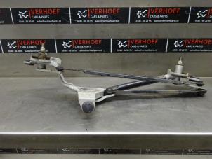 Gebruikte Ruitenwis Mechaniek Hyundai i40 CW (VFC) 1.6 GDI 16V Prijs € 50,00 Margeregeling aangeboden door Verhoef Cars & Parts