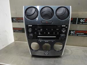 Gebruikte Radio CD Speler Mazda 6 Sport (GG14) 1.8i 16V Prijs € 90,00 Margeregeling aangeboden door Verhoef Cars & Parts