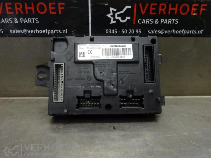Gebruikte Computer Body Control Renault Clio IV (5R) 1.5 dCi 90 FAP Prijs € 75,00 Margeregeling aangeboden door Verhoef Cars & Parts