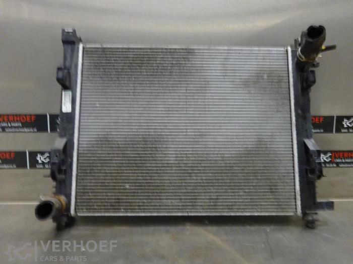 Gebruikte Radiateur Dacia Sandero II 1.2 16V Prijs € 35,00 Margeregeling aangeboden door Verhoef Cars & Parts