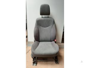 Gebruikte Voorstoel rechts Toyota Prius Plus (ZVW4) 1.8 16V Prijs op aanvraag aangeboden door Verhoef Cars & Parts