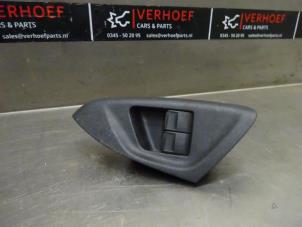 Gebruikte Schakelblok ruiten Peugeot 108 1.0 12V Prijs € 30,00 Margeregeling aangeboden door Verhoef Cars & Parts