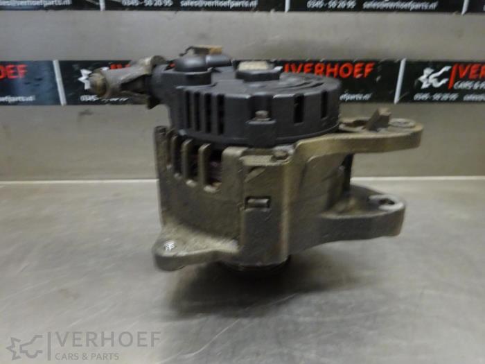 Gebruikte Dynamo Hyundai Coupe 2.7 V6 24V Prijs € 50,00 Margeregeling aangeboden door Verhoef Cars & Parts
