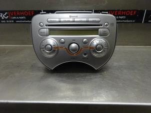 Gebruikte Radio CD Speler Nissan Micra (K13) 1.2 12V Prijs op aanvraag aangeboden door Verhoef Cars & Parts