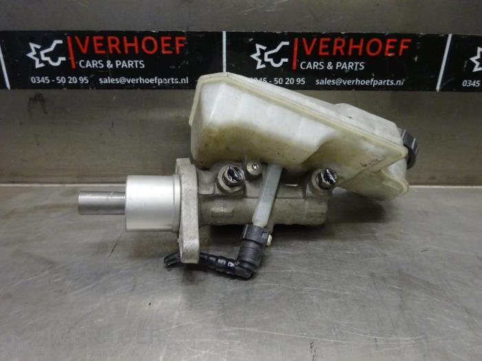 Gebruikte Hoofdremcilinder Volvo C30 (EK/MK) 1.6 D 16V Prijs op aanvraag aangeboden door Verhoef Cars & Parts
