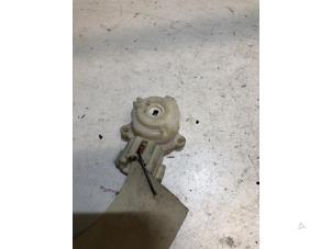 Gebruikte Contactslot Schakelaar Toyota Yaris (P1) 1.0 16V VVT-i Prijs op aanvraag aangeboden door Verhoef Cars & Parts