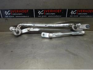 Gebruikte Ruitenwis Mechaniek Opel Karl 1.0 12V Prijs op aanvraag aangeboden door Verhoef Cars & Parts