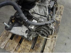 Gebruikte Versnellingsbak Renault Master II (JD) 2.5 D T28 Prijs op aanvraag aangeboden door Verhoef Cars & Parts