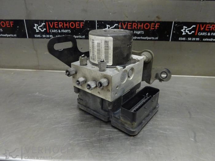 Gebruikte ABS Pomp Jeep Grand Cherokee (WH/WK) 3.0 CRD V6 24V Prijs op aanvraag aangeboden door Verhoef Cars & Parts