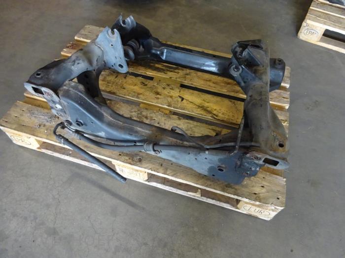 Gebruikte Subframe Jeep Grand Cherokee (WH/WK) 3.0 CRD V6 24V Prijs op aanvraag aangeboden door Verhoef Cars & Parts
