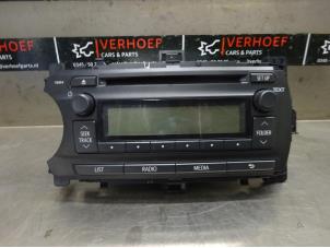 Gebruikte Radio CD Speler Toyota Yaris III (P13) 1.0 12V VVT-i Prijs € 100,00 Margeregeling aangeboden door Verhoef Cars & Parts