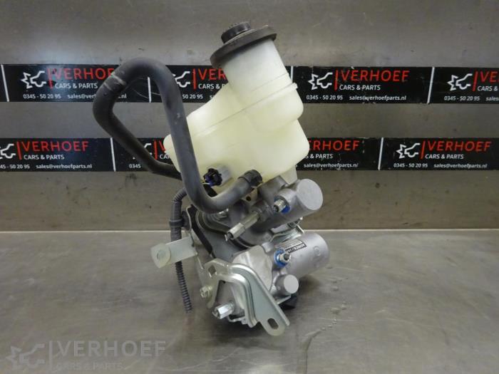 Gebruikte Hoofdremcilinder Lexus GS (..L10) 300h 2.5 V6 24V Prijs op aanvraag aangeboden door Verhoef Cars & Parts