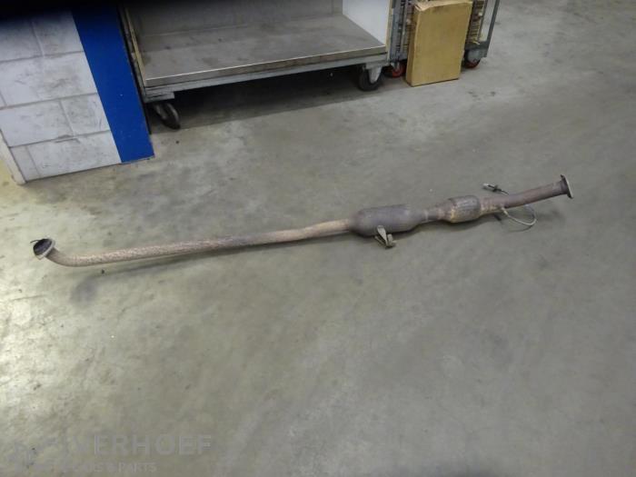 Gebruikte Katalysator Toyota Corolla Verso (R10/11) 1.8 16V VVT-i Prijs € 150,00 Margeregeling aangeboden door Verhoef Cars & Parts