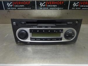Gebruikte Radio CD Speler Mitsubishi Colt (Z2/Z3) 1.3 16V Prijs op aanvraag aangeboden door Verhoef Cars & Parts