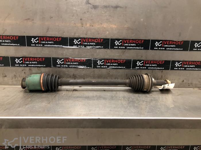 Gebruikte Aandrijfas links-voor Subaru Impreza II (GD) 2.0 WRX Prijs op aanvraag aangeboden door Verhoef Cars & Parts