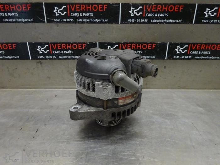 Gebruikte Dynamo Toyota Avensis Wagon (T25/B1E) 2.0 16V D-4D Prijs € 75,00 Margeregeling aangeboden door Verhoef Cars & Parts