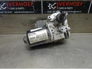 Gebruikte Ruitenwissermotor voor Ford Transit Connect (PJ2) 1.6 TDCi 16V 75 Prijs op aanvraag aangeboden door Verhoef Cars & Parts
