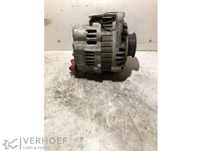 Gebruikte Dynamo Mitsubishi Space Wagon (N8/N9) 2.4 16V GDI GLX Prijs € 40,00 Margeregeling aangeboden door Verhoef Cars & Parts