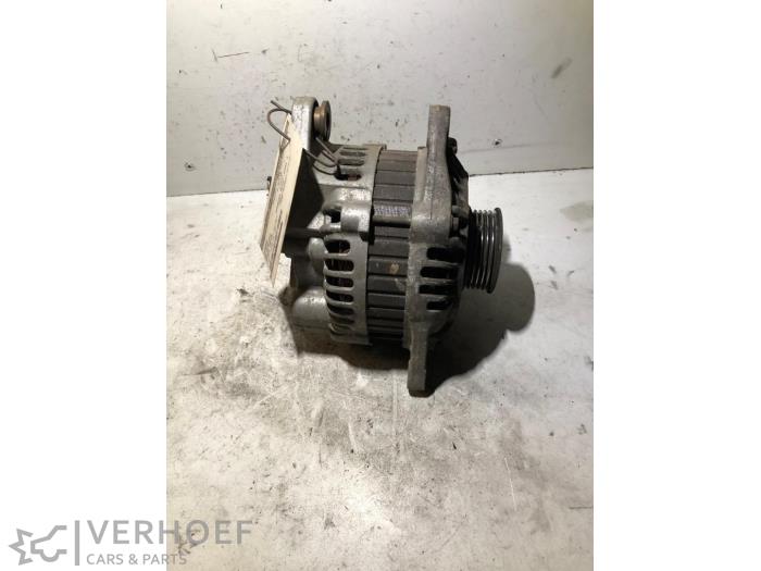 Gebruikte Dynamo Mitsubishi Space Wagon (N8/N9) 2.4 16V GDI GLX Prijs € 40,00 Margeregeling aangeboden door Verhoef Cars & Parts