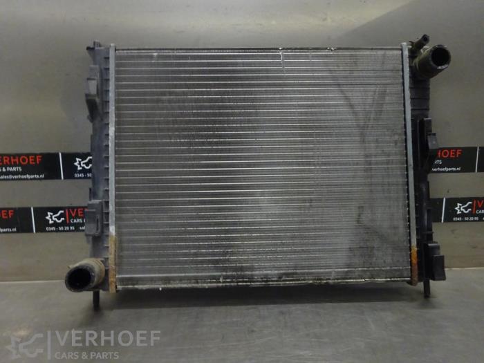Gebruikte Radiateur Renault Twingo II (CN) 1.2 Prijs € 40,00 Margeregeling aangeboden door Verhoef Cars & Parts