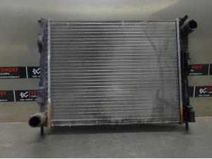 Gebruikte Radiateur Renault Twingo II (CN) 1.2 Prijs € 40,00 Margeregeling aangeboden door Verhoef Cars & Parts