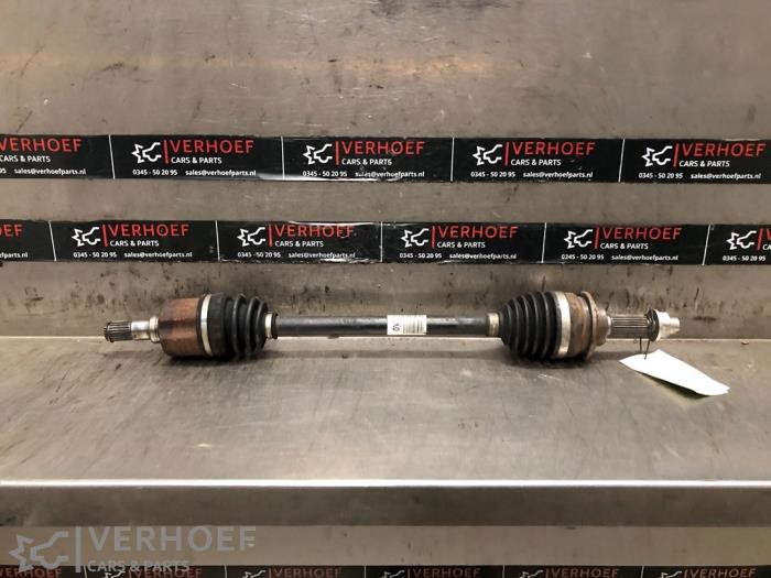 Gebruikte Aandrijfas links-voor Suzuki Swift (ZA/ZC/ZD1/2/3/9) 1.3 VVT 16V Prijs € 30,00 Margeregeling aangeboden door Verhoef Cars & Parts