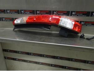 Gebruikte Achterlicht rechts Honda CR-V (RD6/7/8) 2.0i 16V VTEC Prijs € 50,00 Margeregeling aangeboden door Verhoef Cars & Parts