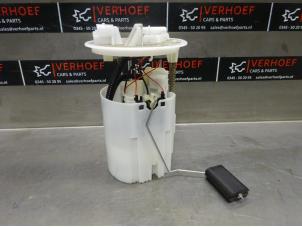 Gebruikte Benzinepomp Renault Twingo III (AH) 1.0 SCe 70 12V Prijs op aanvraag aangeboden door Verhoef Cars & Parts