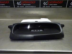 Gebruikte Display Interieur Toyota Land Cruiser (J12) 3.0 D-4D 16V Prijs op aanvraag aangeboden door Verhoef Cars & Parts