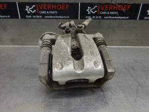 Gebruikte Remklauw (Tang) links-achter Kia Cee'd (JDB5) 1.6 GDI 16V Prijs op aanvraag aangeboden door Verhoef Cars & Parts