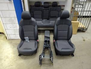 Gebruikte Bekleding Set (compleet) Kia Niro I (DE) 1.6 GDI Hybrid Prijs € 800,00 Margeregeling aangeboden door Verhoef Cars & Parts