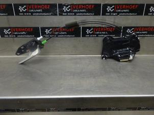 Gebruikte Portierslot Mechaniek 4Deurs rechts-voor Toyota Hilux VI 2.4 D 16V 4WD Prijs op aanvraag aangeboden door Verhoef Cars & Parts