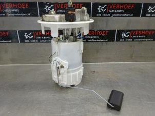 Gebruikte Benzinepomp Peugeot 208 I (CA/CC/CK/CL) 1.2 Vti 12V PureTech 82 Prijs € 40,00 Margeregeling aangeboden door Verhoef Cars & Parts