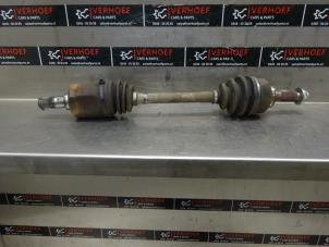 Gebruikte Cardanas links-voor (VWA) Kia Carens II (FJ) 2.0 CRDI 16V Prijs € 65,00 Margeregeling aangeboden door Verhoef Cars & Parts