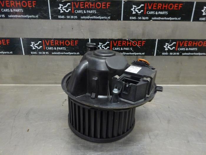 Kachel Ventilatiemotor van een Volkswagen Scirocco (137/13AD) 1.4 TSI 122 16V 2009