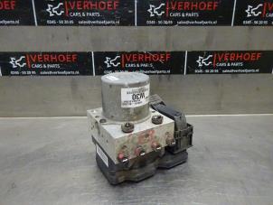 Gebruikte ABS Pomp Kia Sportage (SL) 2.0 CVVT 16V 4x2 Prijs € 50,00 Margeregeling aangeboden door Verhoef Cars & Parts